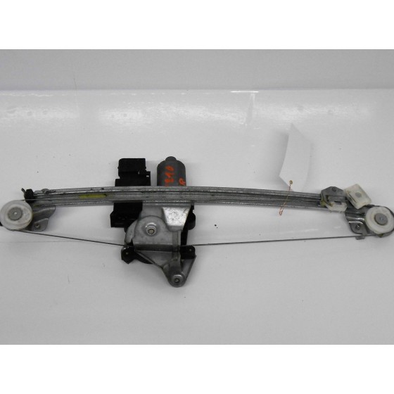 Cam Mekanizmasi Arka Motorlu Sol 210 - Kod 4U.45224MR - OEM A2107301546M ürün görseli