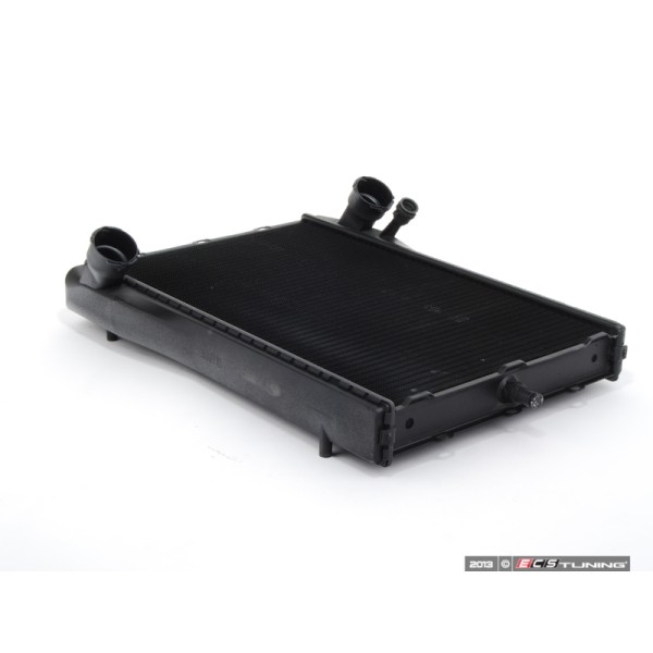 BEHR SU Radyatörü 911 Sol Porsche 3.6 - Kod BHR8MK376765131 - OEM 99610613174