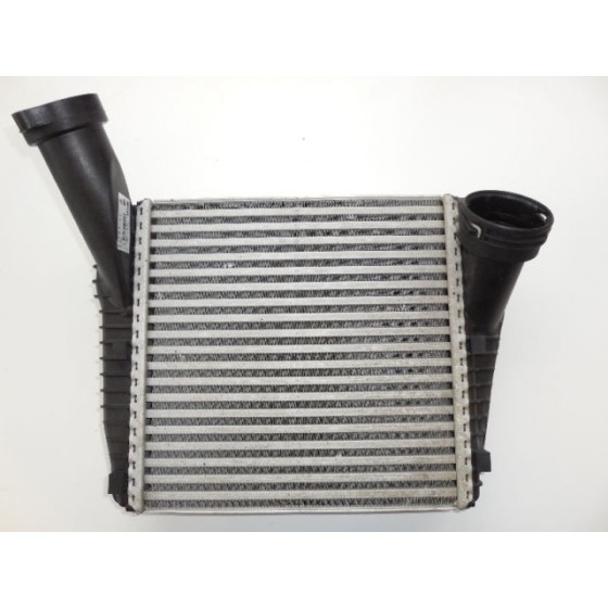 BEHR Interkol Radyatörü Bks-casa Sol Volkswagen Touareg 3.0TDİ - Kod BHR8ML376729561 - OEM 7L6145803D ürün görseli