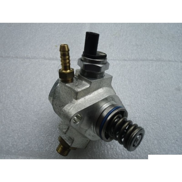 Yakıt Pompası - Skoda Fabia-volkswagen Golf-seat Ibiza-volkswagen Jetta-seat Leon-skoda Octavia-volkswagen Polo-skoda Superb 1.2 - 1.4 TSI Cjza-czca - Kod 04E127026AG - OEM 04E127026H