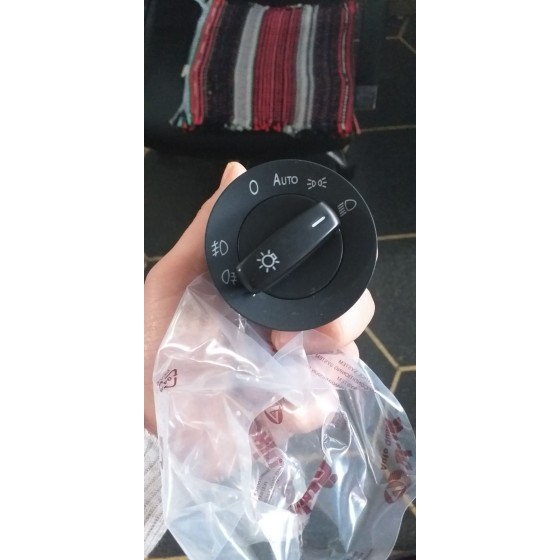 VIKA Far - Anahtari Sisli Auto Seat Altea-volkswagen Amarok-volkswagen Caddy-volkswagen Golf-volkswagen Jetta-volkswagen Passat-t5 T6 - Kod 1K0941431A_VIK - OEM 1K0941431ALREH ürün görseli
