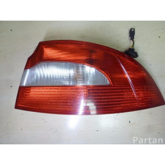 İthal Stop Lambası - Dis Sag Ledli Skoda Super B 14-15 - Kod 3T5945096-WISCO - OEM 3T5945096 ürün görseli