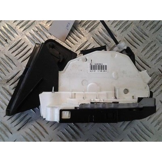 VIKA Kapi Kilit Mekanizmasi Arka R 2013>> Skoda Octavia-volkswagen Passat-skoda Rapid-seat Toledo-skoda Yeti - Kod 5E0839016_VIK - OEM 5E0839016 ürün görseli