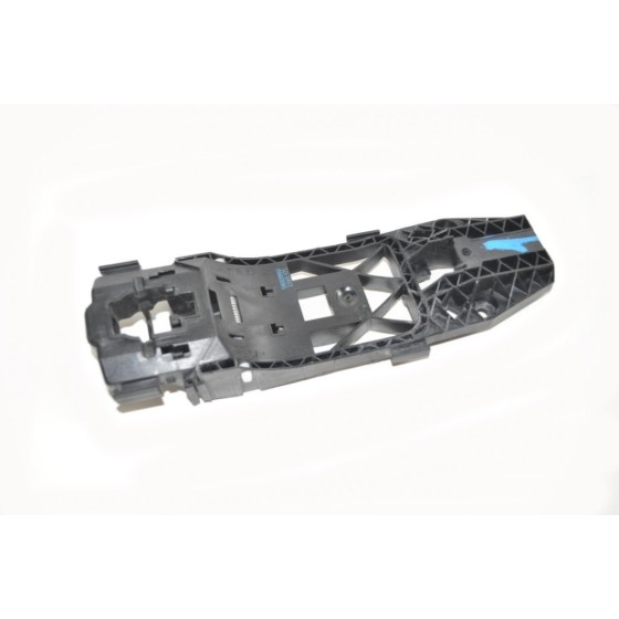 Kapi Kol Bağlanti Braketi İÇ L-r Volkswagen Amarok-golf6-golf7-volkswagen Jetta-volkswagen Passat-volkswagen Polo-volkswagen Tiguan-volkswagen Touareg-seat Ibiza-skoda Fabia-skoda Rapid-skoda - OEM 5N0839885G ürün görseli