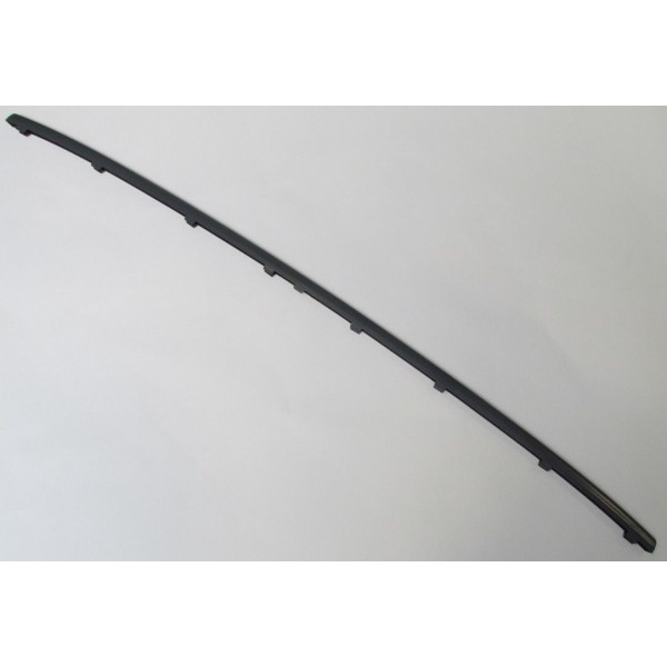 İthal Tampon - Süs Çitasi ÖN Orta T5 Multivan 03-09 - Kod 7H5807820_ITH - OEM 7H5807820GRU