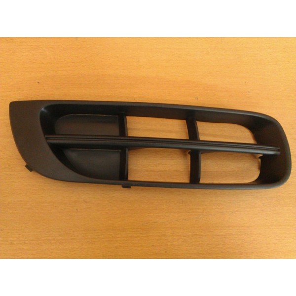 İthal Far - Sis Far Kapaği Sağ ( Sissiz ) Skoda Fabia 2007 - Kod FAB07-1704 - OEM 5J0807368