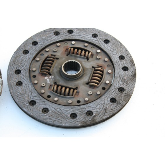 LUK Debriyaj Diski Küçük Tip 111 - Kod LUK322021710 - OEM A0132505303 ürün görseli