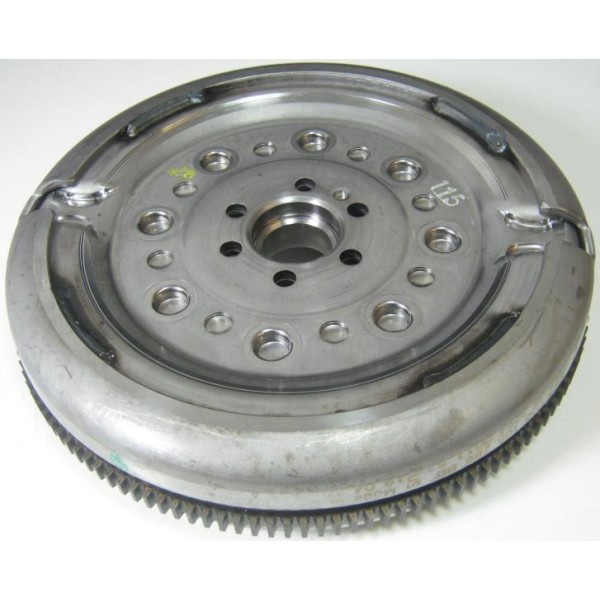 LUK Volant Volkswagen Golf 4 1.9TDİ - Kod LUK415005910 - OEM 03L105266CE