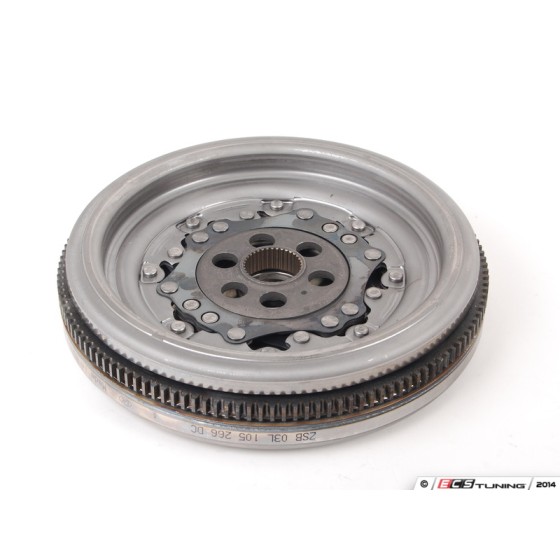 LUK Volant Golf5-golf6-a3-volkswagen Jetta-volkswagen Passat-volkswagen Tiguan Bkd-cbaa-cffa-cbab-cffb-bkp 2, 0 Audi TDI (Otomatik) - Kod LUK415074009 - OEM 03G105266BD ürün görseli