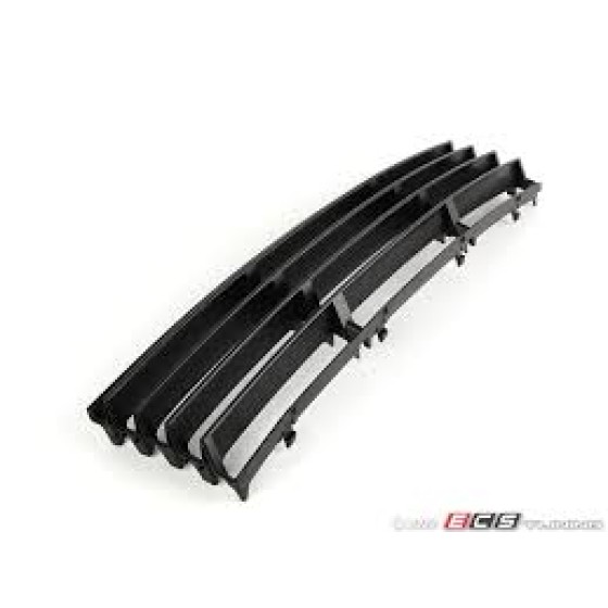 İthal Ön Tampon - Tampon Izgarasi Orta Volkswagen Passat 2001 - Kod PST01-1700 - OEM 3B0853677EB41 ürün görseli