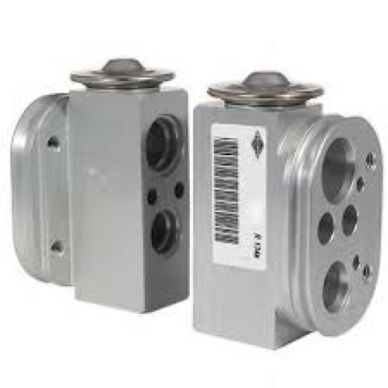 Valeo Klima Valfi F20-30 - Kod VAL715300 - OEM 64119289832 ürün görseli