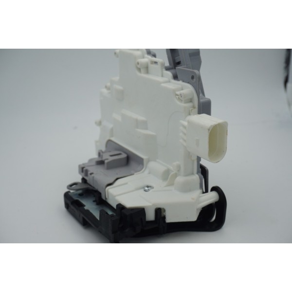 ZEGEN Kapi Kilidi Motorlu Sag ON Volkswagen Passat 2005-2012 Volkswagen Tiguan 2007-2016 / Audi A4 - Audi Q7 2006-2015 / Skoda Superb 2010-2015 - Kod ZDL1041 - OEM 3C1837016B