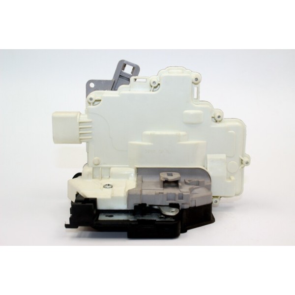 ZEGEN Kapi Kilidi Motorlu Sol Arka Volkswagen Passat 2005-2012 Volkswagen Tiguan 2007-2016 / Audi A4 - Audi Q7 2006-2015 / Skoda Superb 2010-2015 - Kod ZDL1042 - OEM 3C4839015C